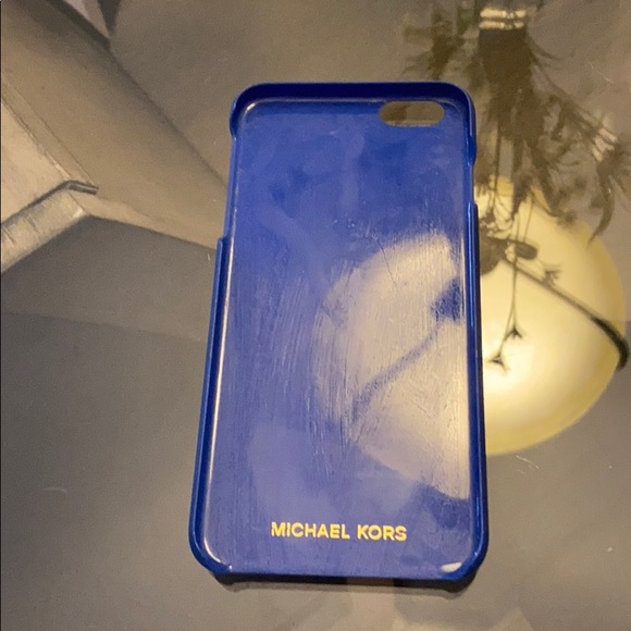 Authentic Michael Kors iPhone case - Picture 2 of 4